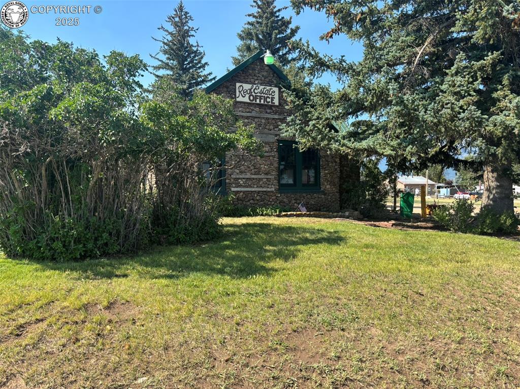 Caption: View of green lawn