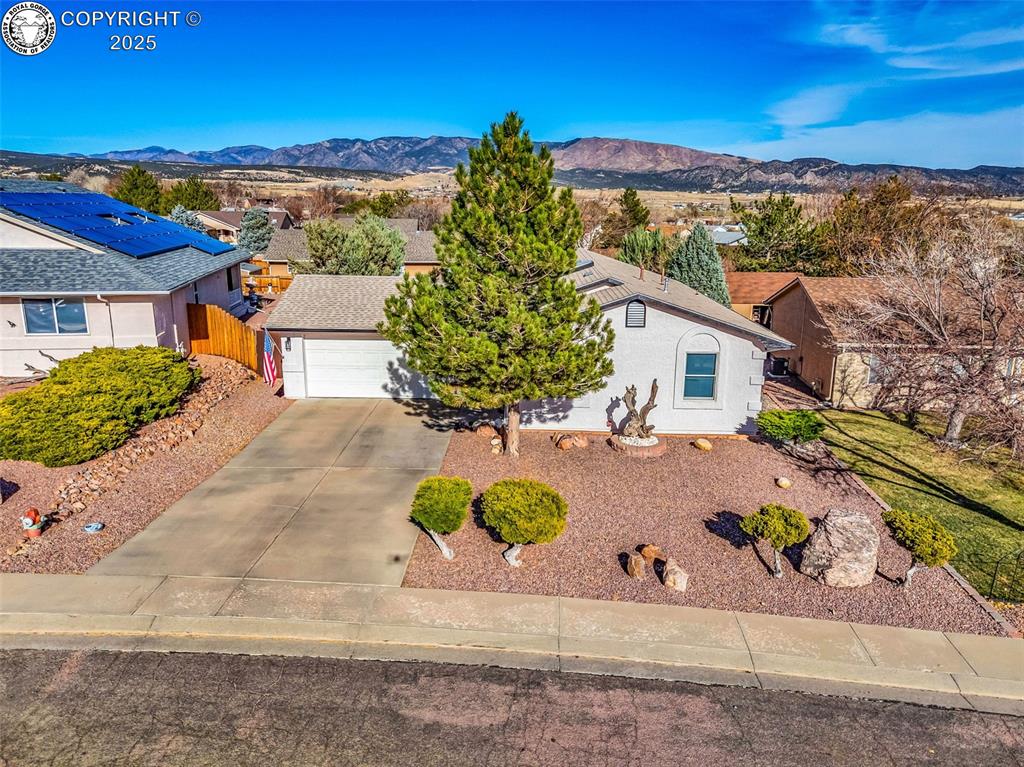 Caption: Welcome to 409 Washington St!! 