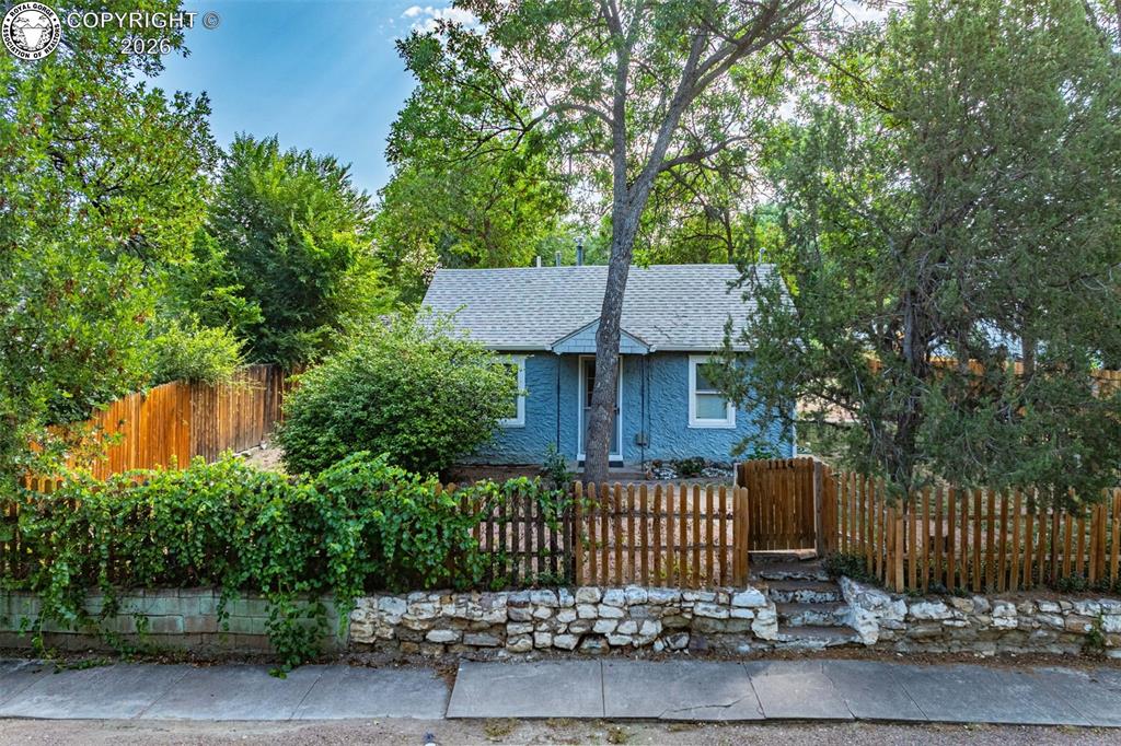Caption: Sweet little cottage in South Canon!