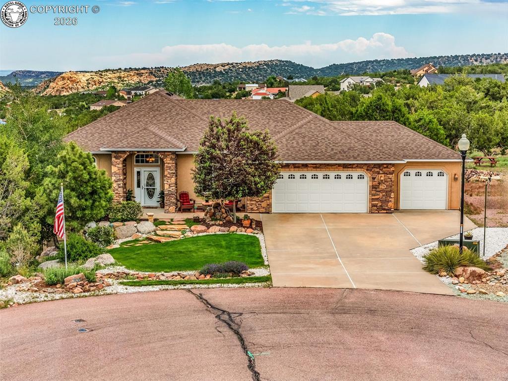 Caption: GORGEOUS!! Come look inside.