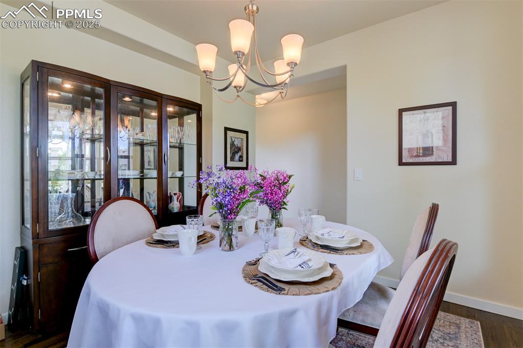 Image 8 of 45: Dining Area