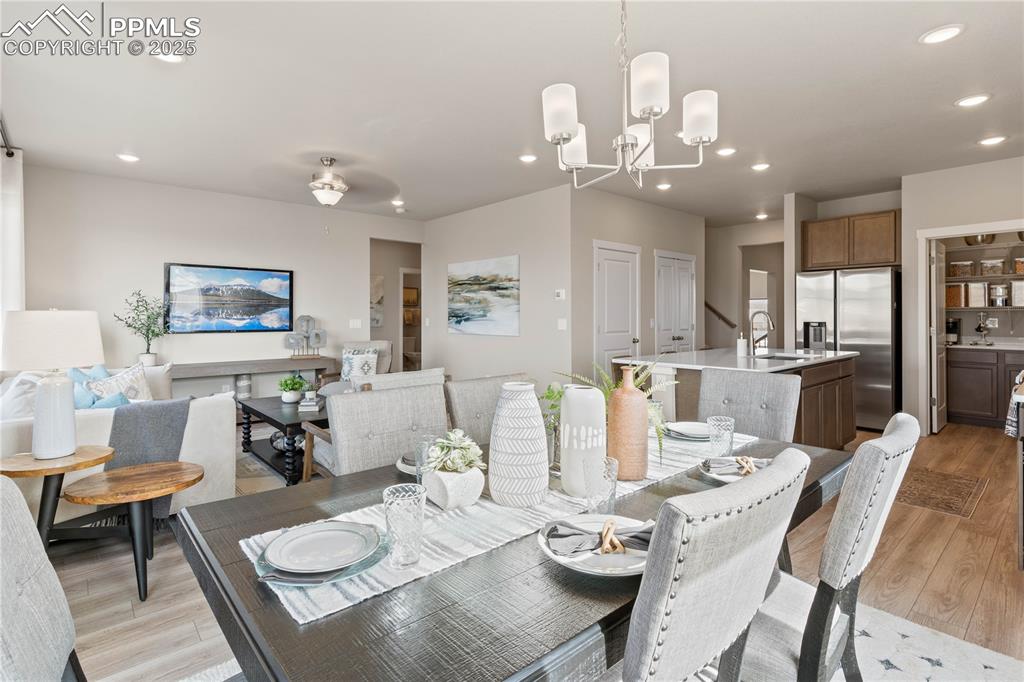 Image 13 of 40: Dining Area