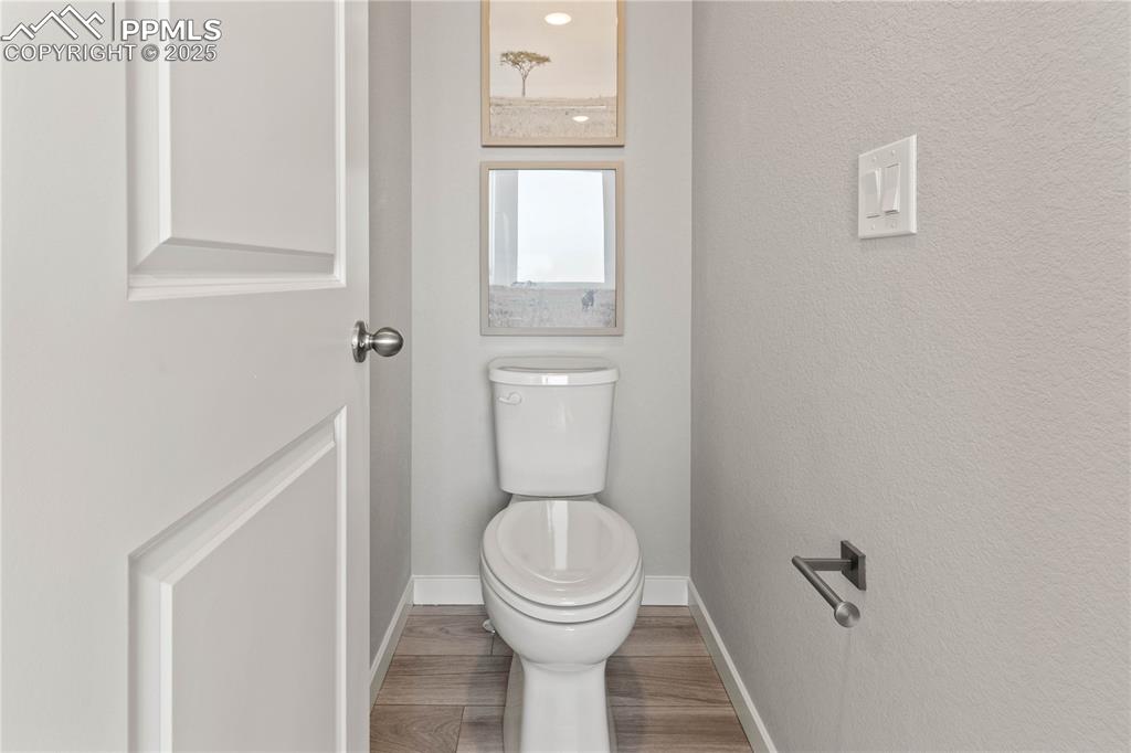 Image 35 of 40: Bathroom