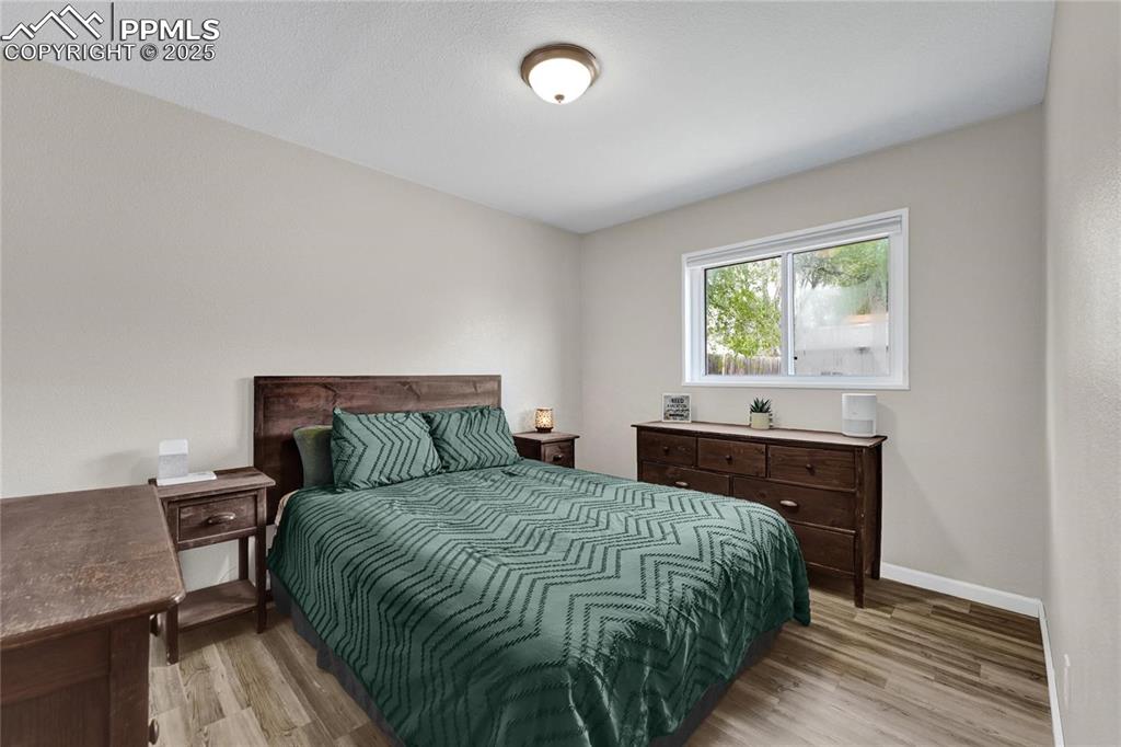 Image 13 of 18: Bedroom