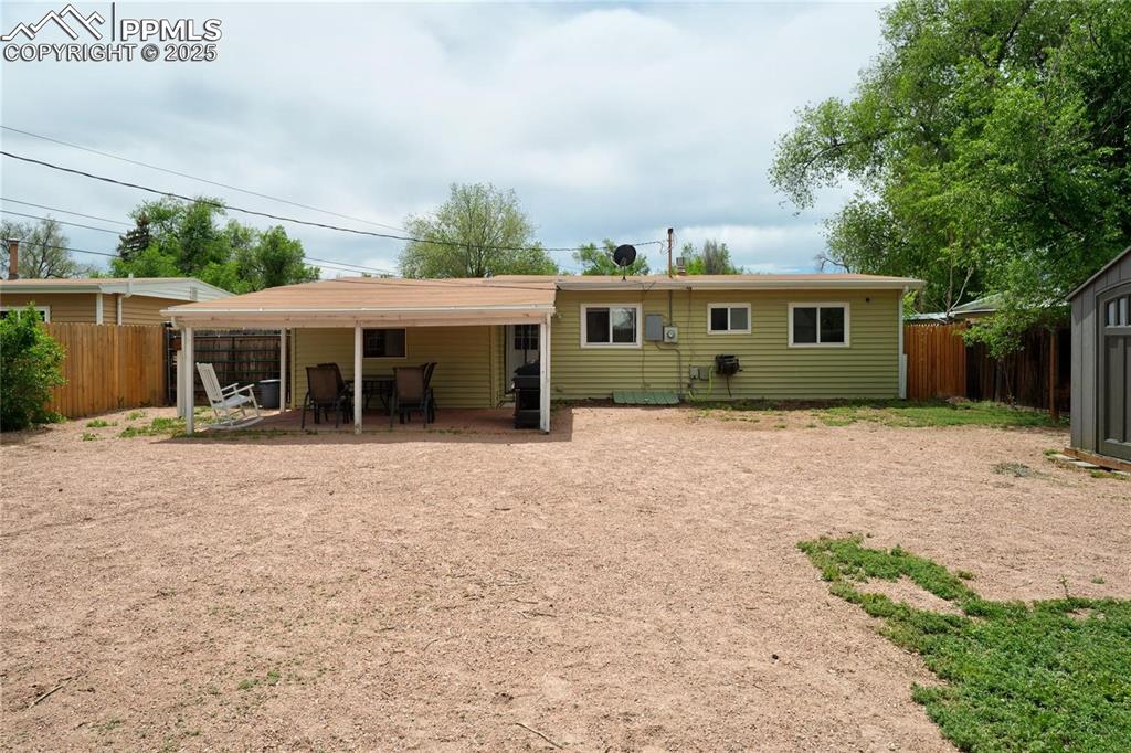 Image 18 of 18: Back of Structure