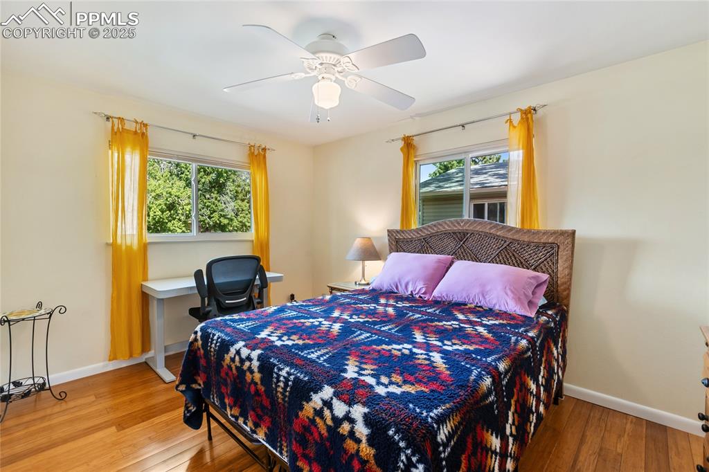 Image 21 of 40: Bedroom