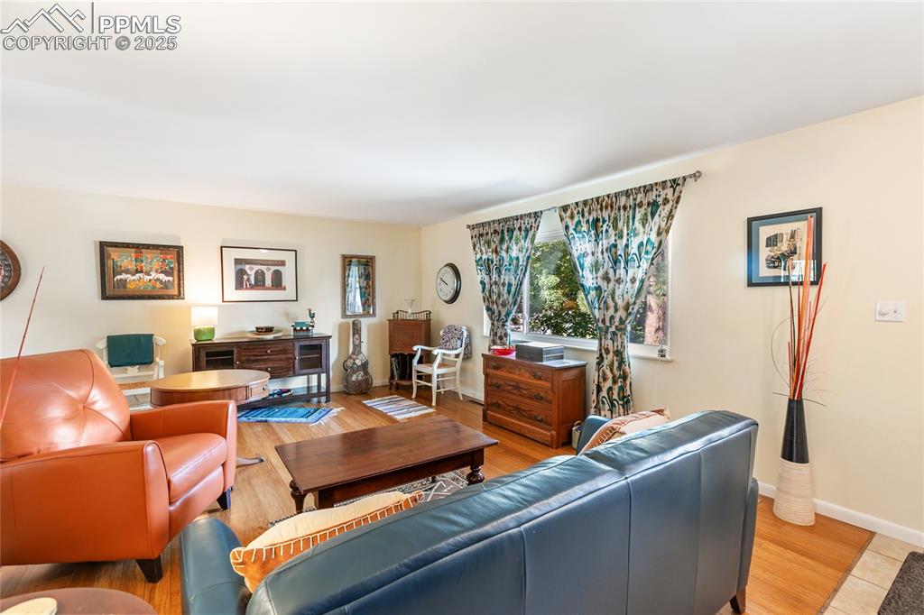 Image 7 of 40: Living Room