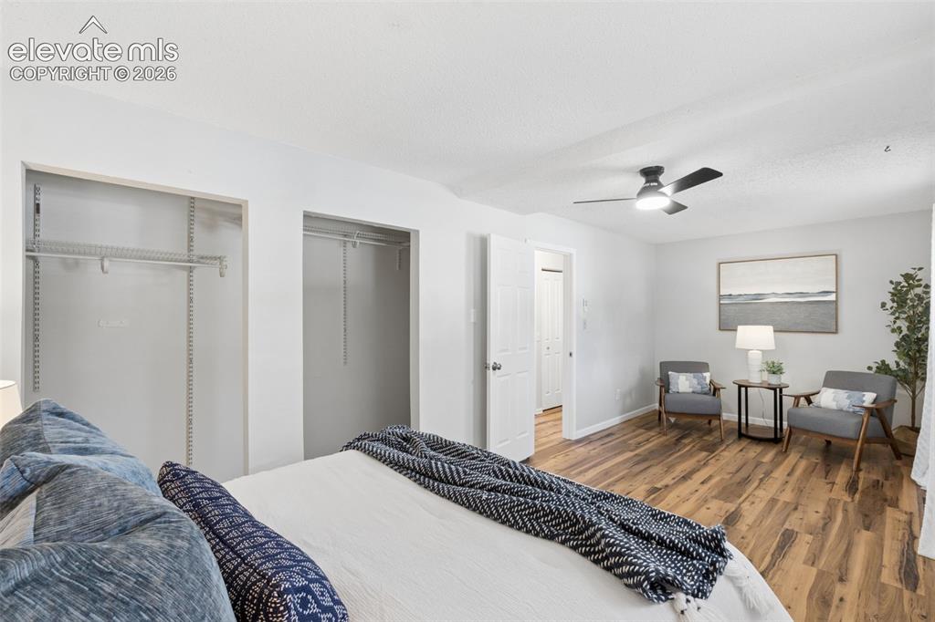 Image 15 of 23: Bedroom