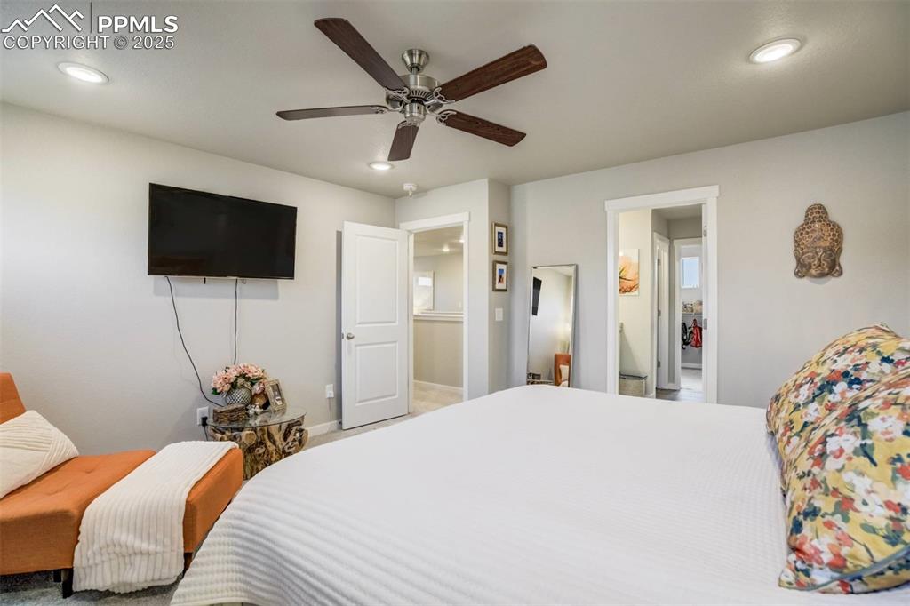 Image 23 of 44: Master Bedroom