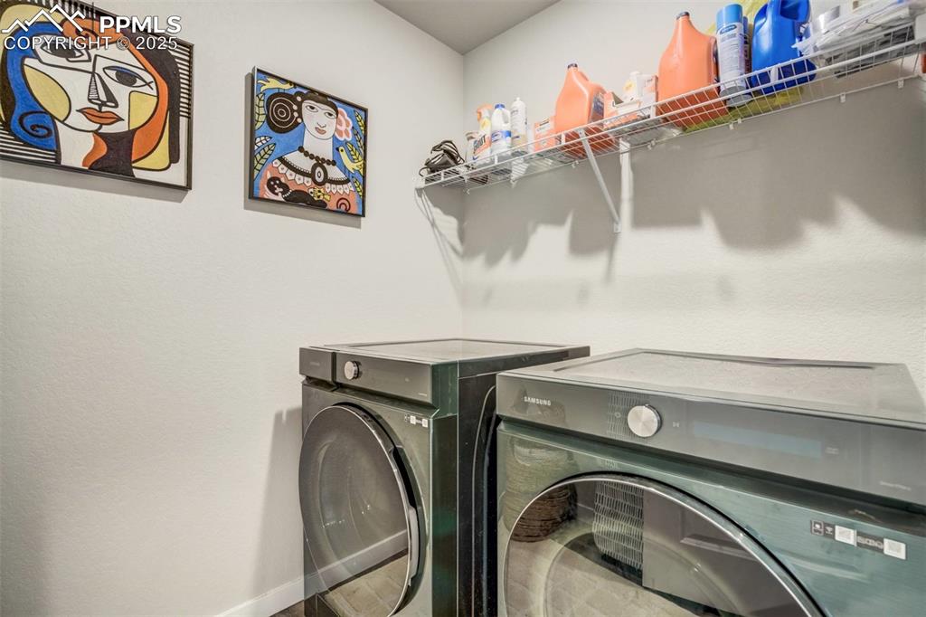 Image 32 of 44: Spacious Laundry room