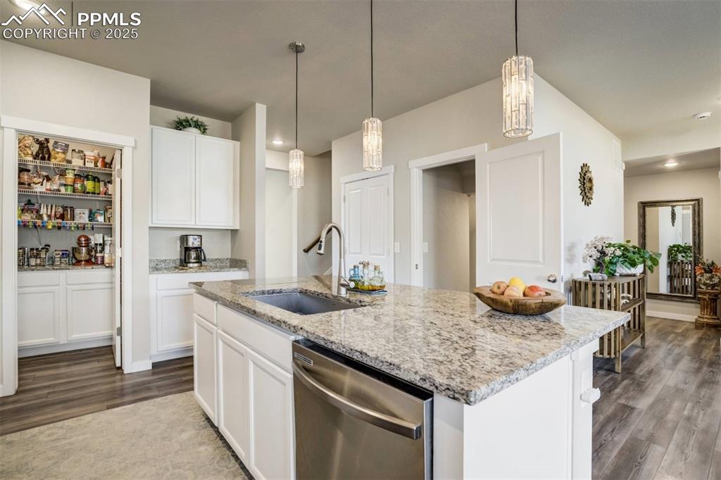 Image 8 of 44: Kitchen