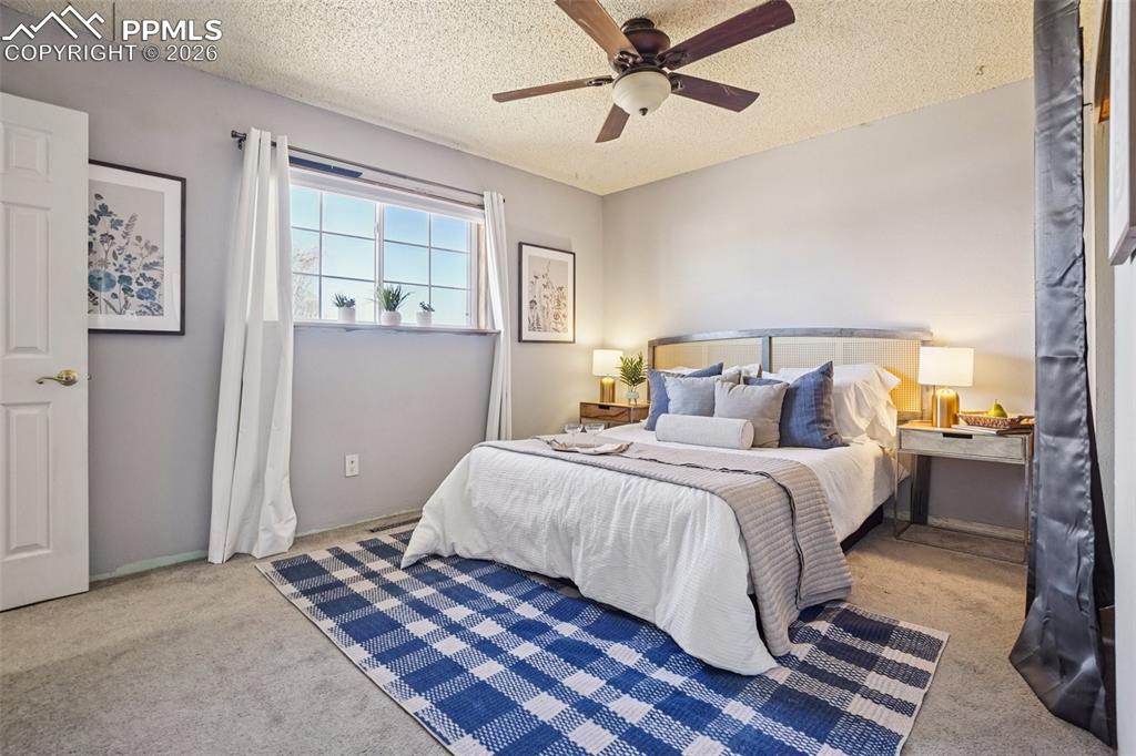 Image 24 of 50: Bedroom