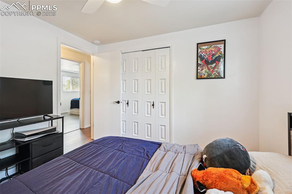 Image 17 of 42: Bedroom