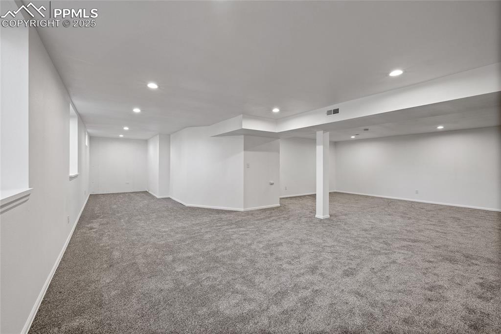 Image 28 of 50: Family Room