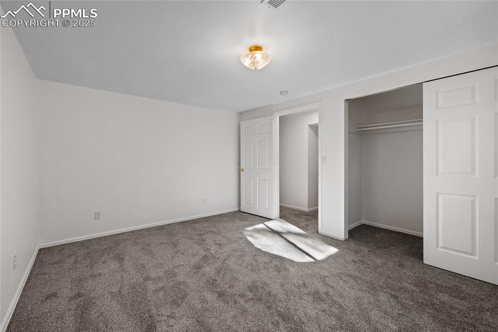 Image 30 of 50: Bedroom