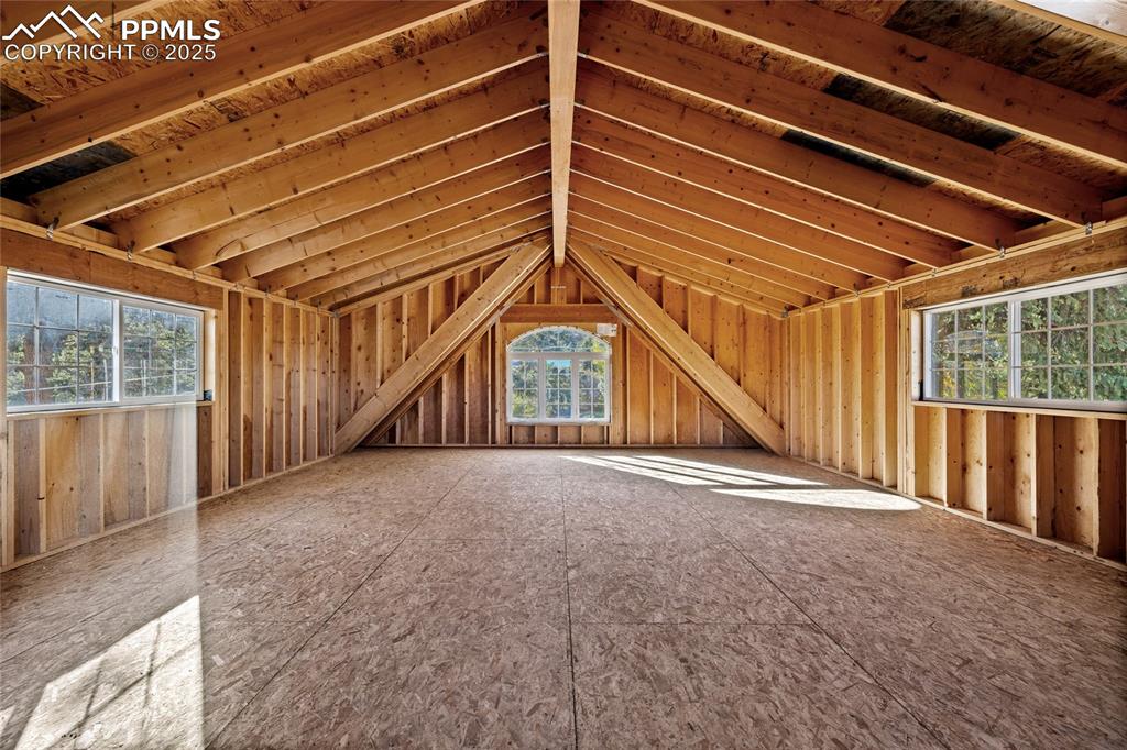 Image 38 of 50: Loft