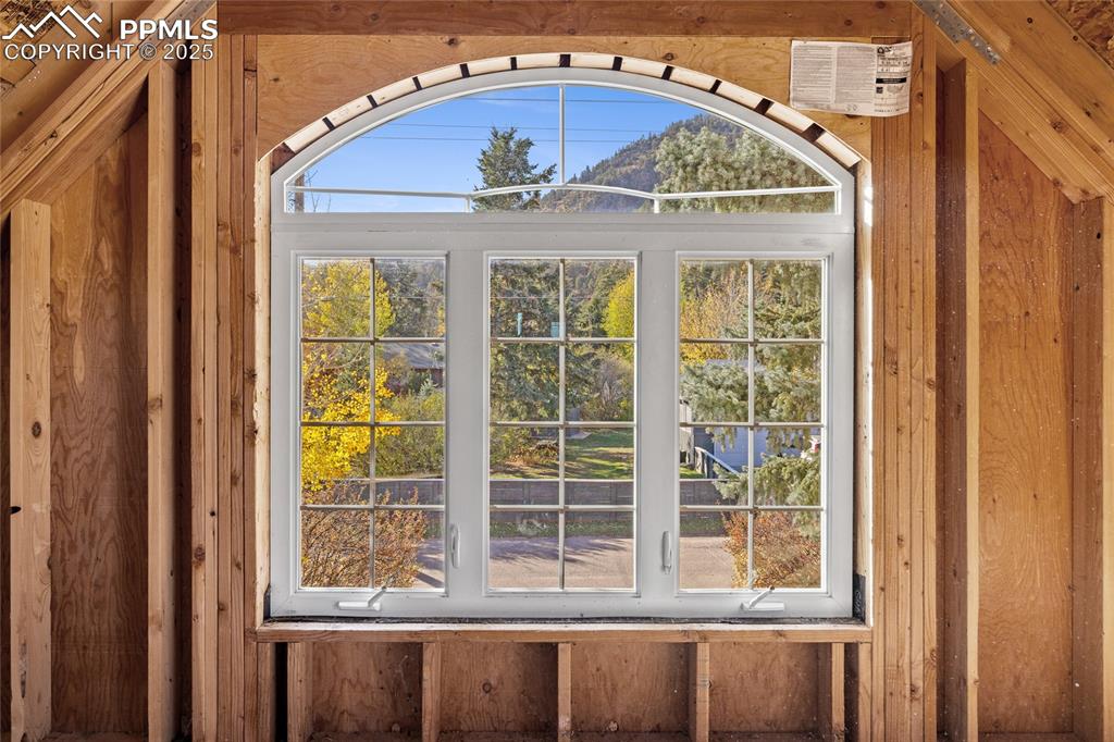 Image 39 of 50: Loft