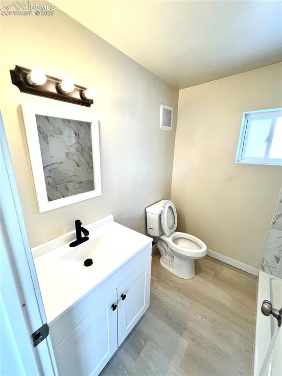 Image 7 of 11: Bathroom