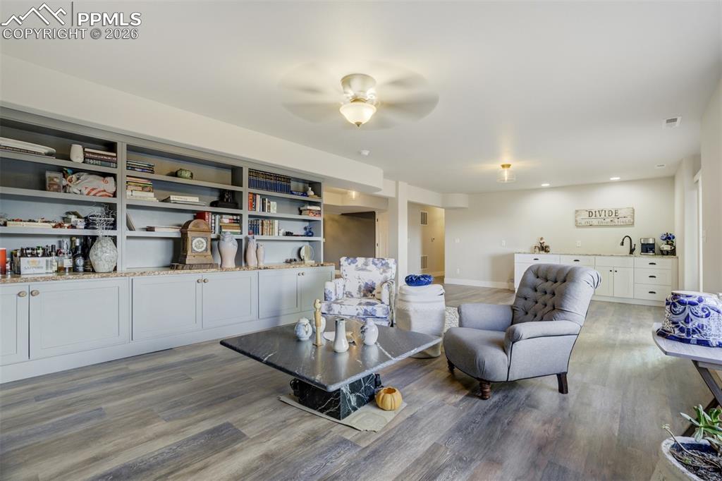 Image 26 of 48: Living Room