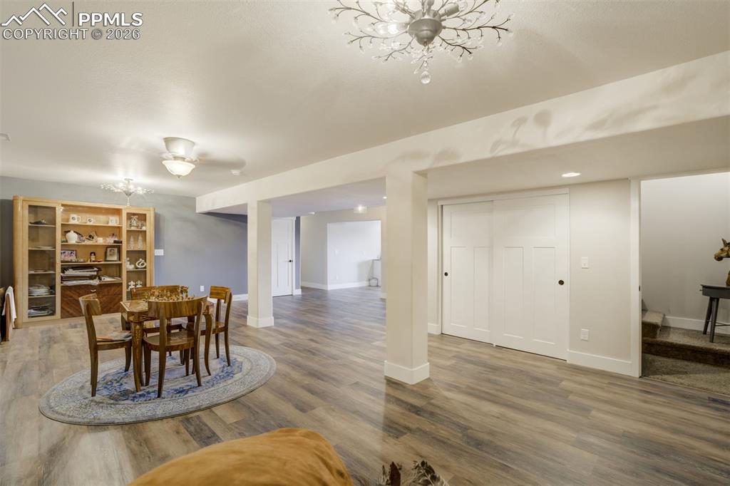 Image 31 of 48: Dining Area