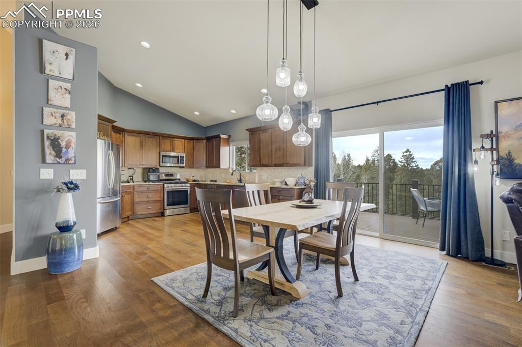 Image 8 of 48: Dining Area