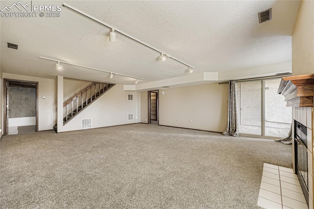 Image 26 of 39: Family Room