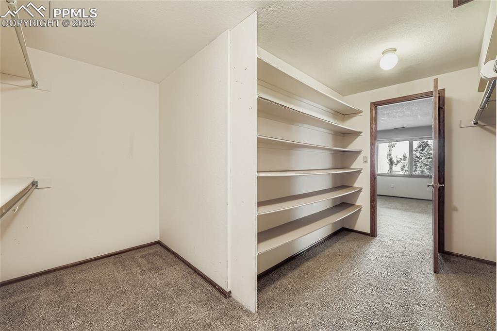 Image 32 of 39: Closet