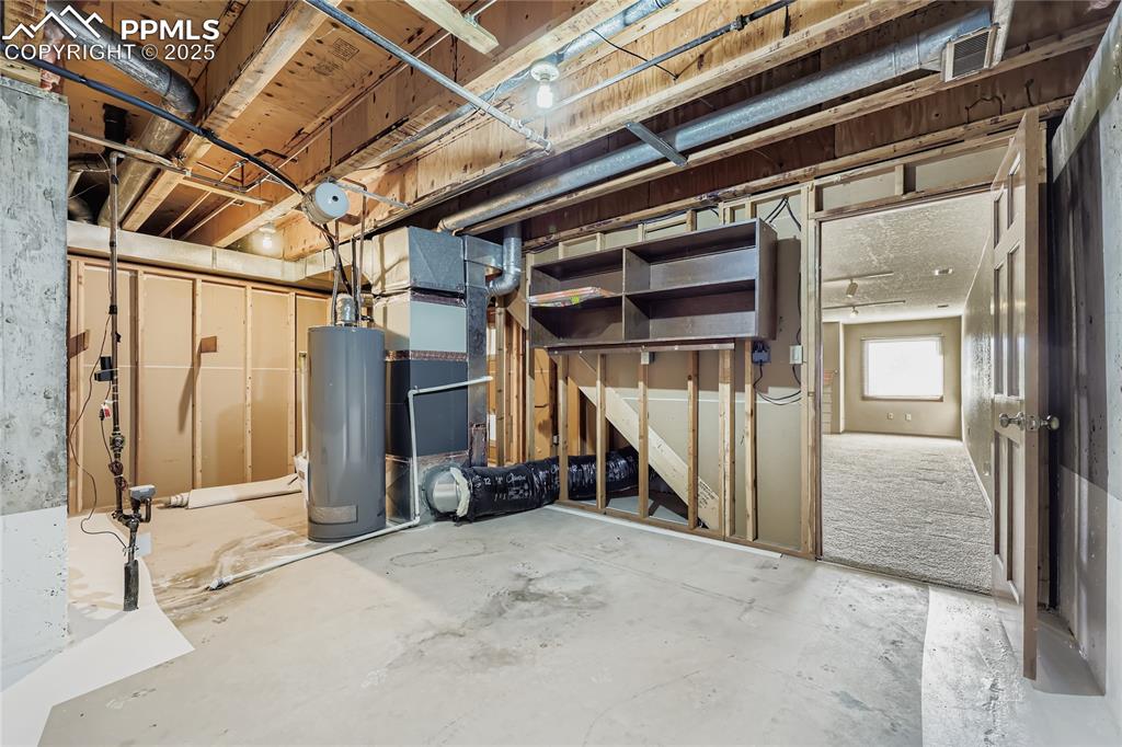 Image 33 of 39: Storage