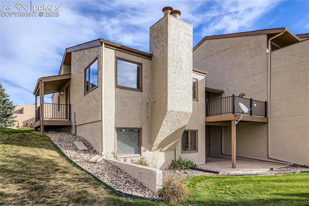 Image 36 of 39: Back of Structure