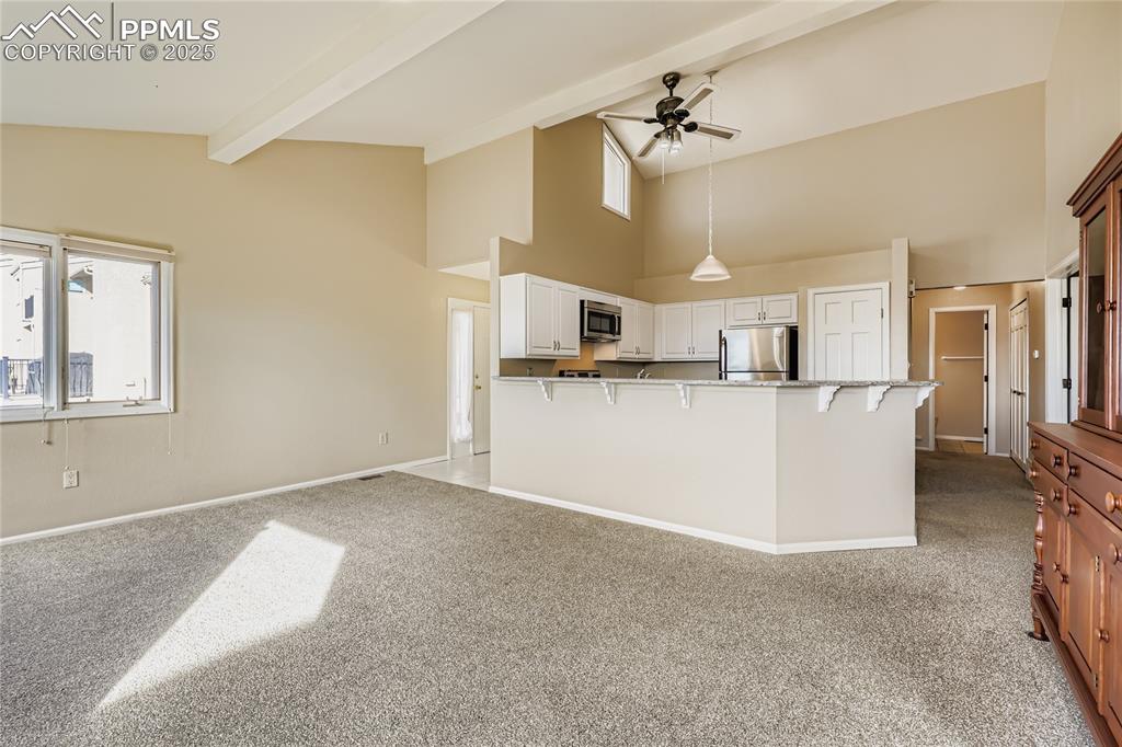 Image 9 of 39: Kitchen