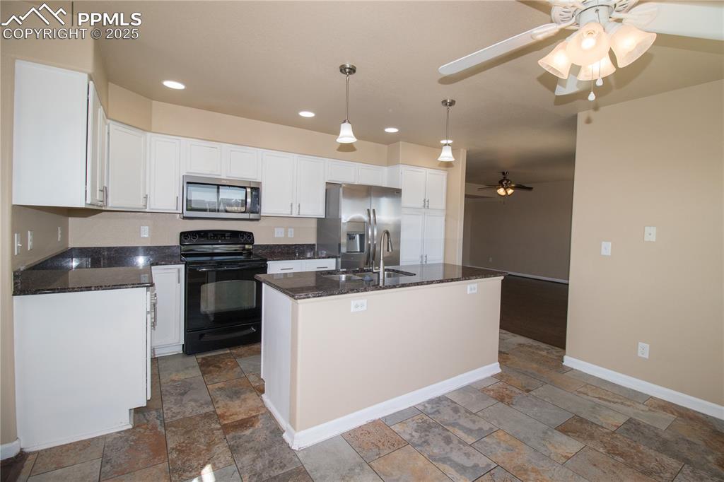 Image 12 of 46: Kitchen