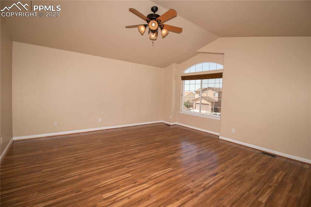 Image 37 of 46: Bonus Room