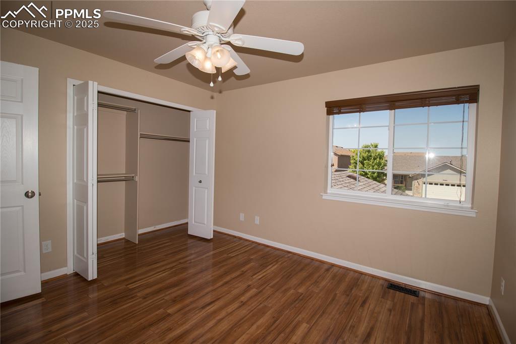 Image 43 of 46: Bedroom