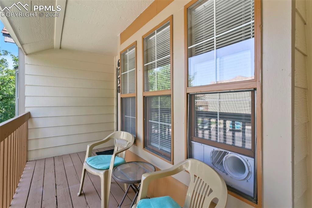 Image 2 of 17: Front deck