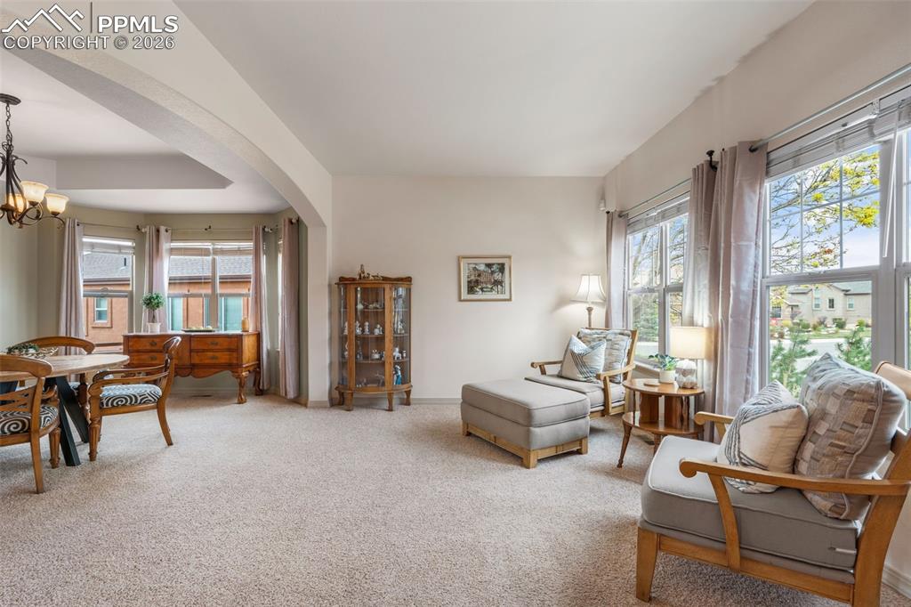 Image 6 of 50: Sitting Room