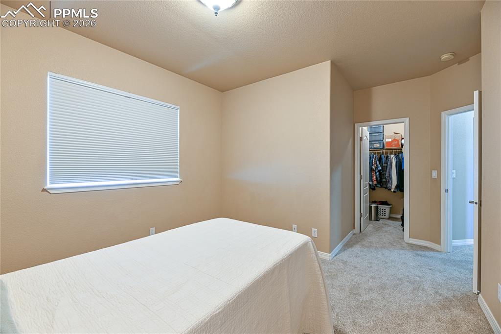 Image 22 of 46: Bedroom