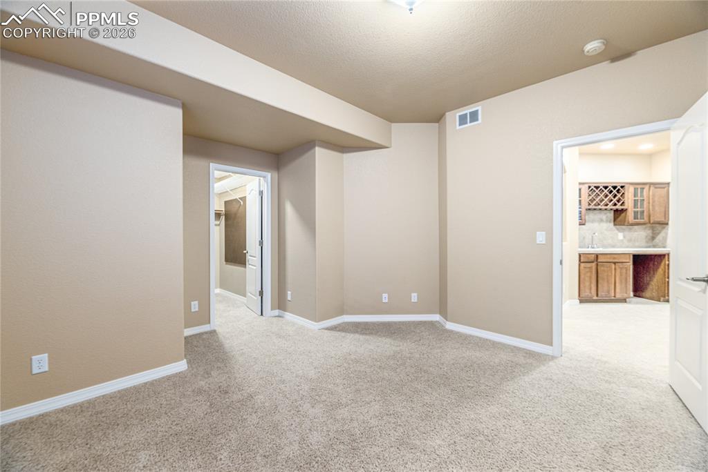 Image 29 of 46: Bedroom