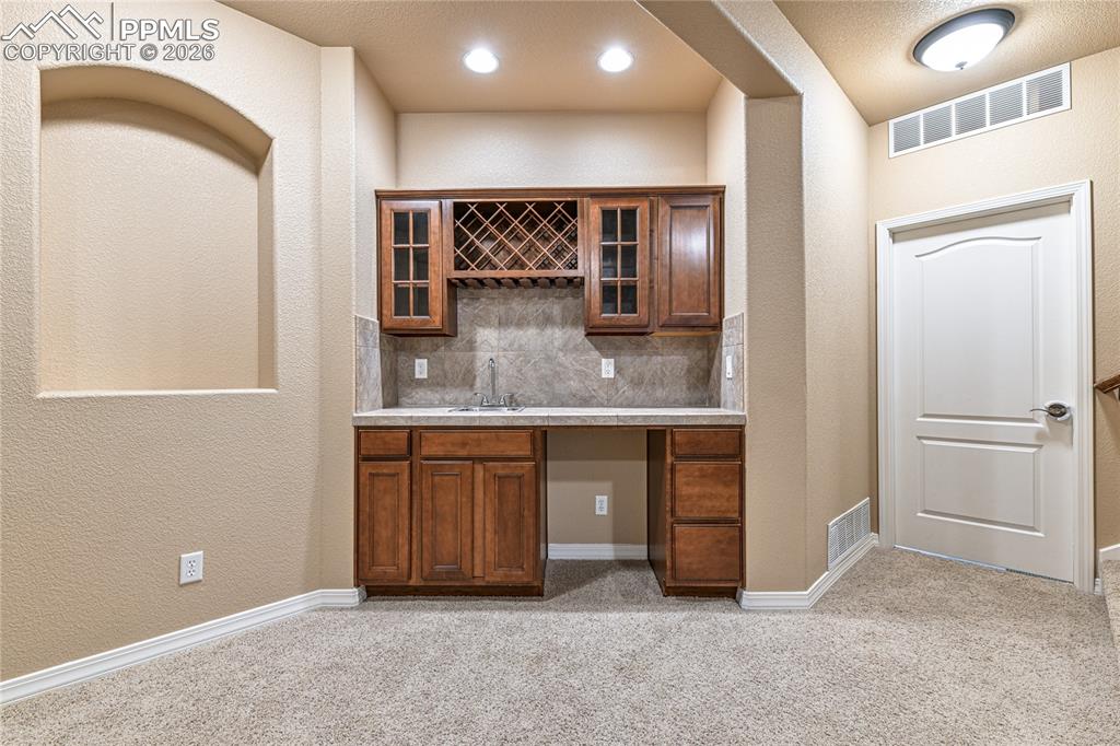 Image 32 of 46: Family Room