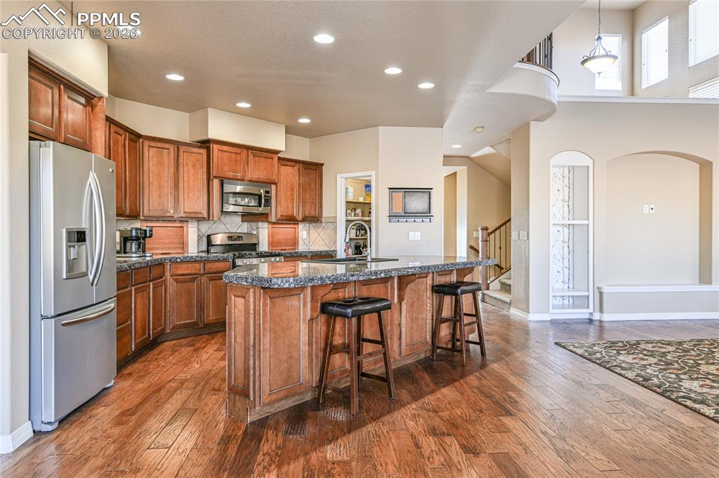 Image 4 of 46: Kitchen