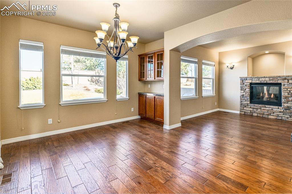 Image 8 of 46: Dining Area