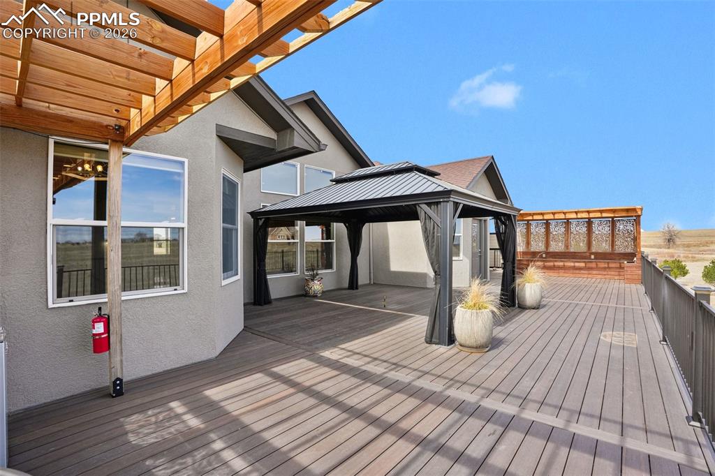 Image 13 of 35: Deck