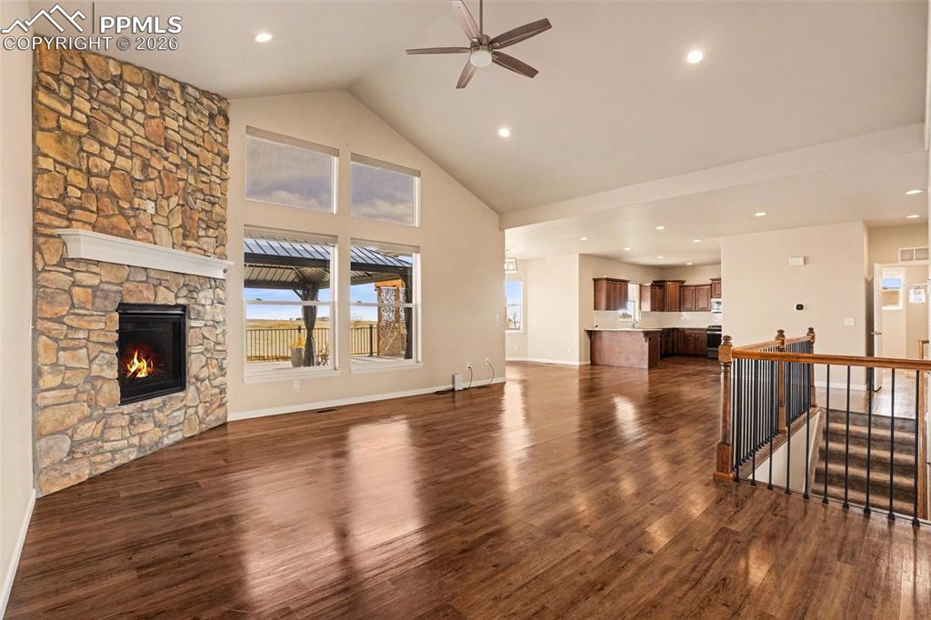 Image 2 of 35: Living Room