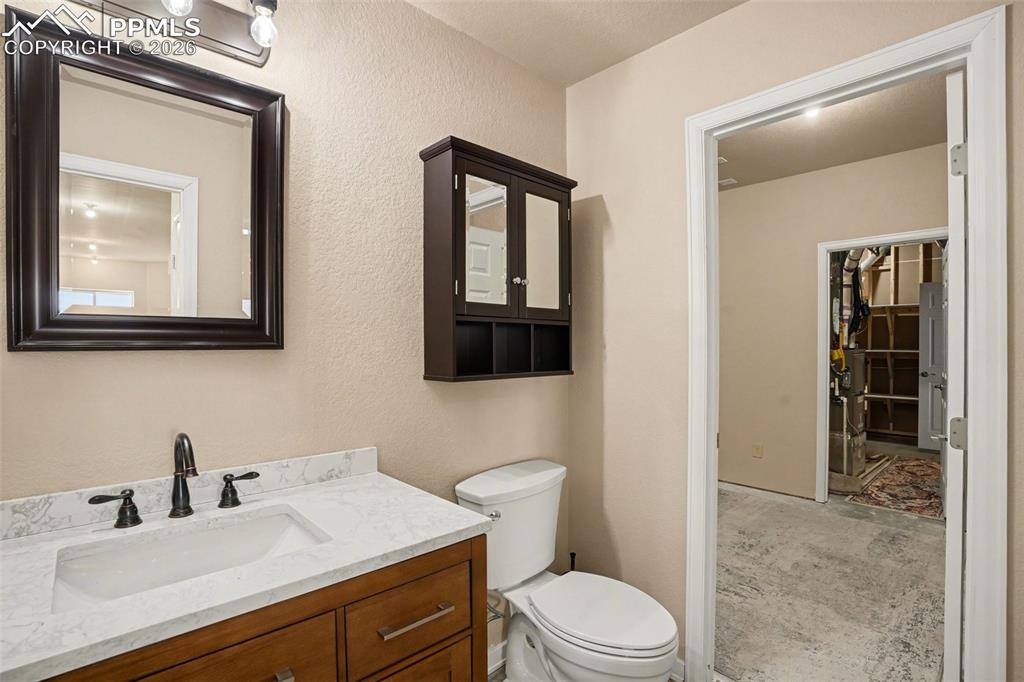 Image 28 of 35: Bathroom