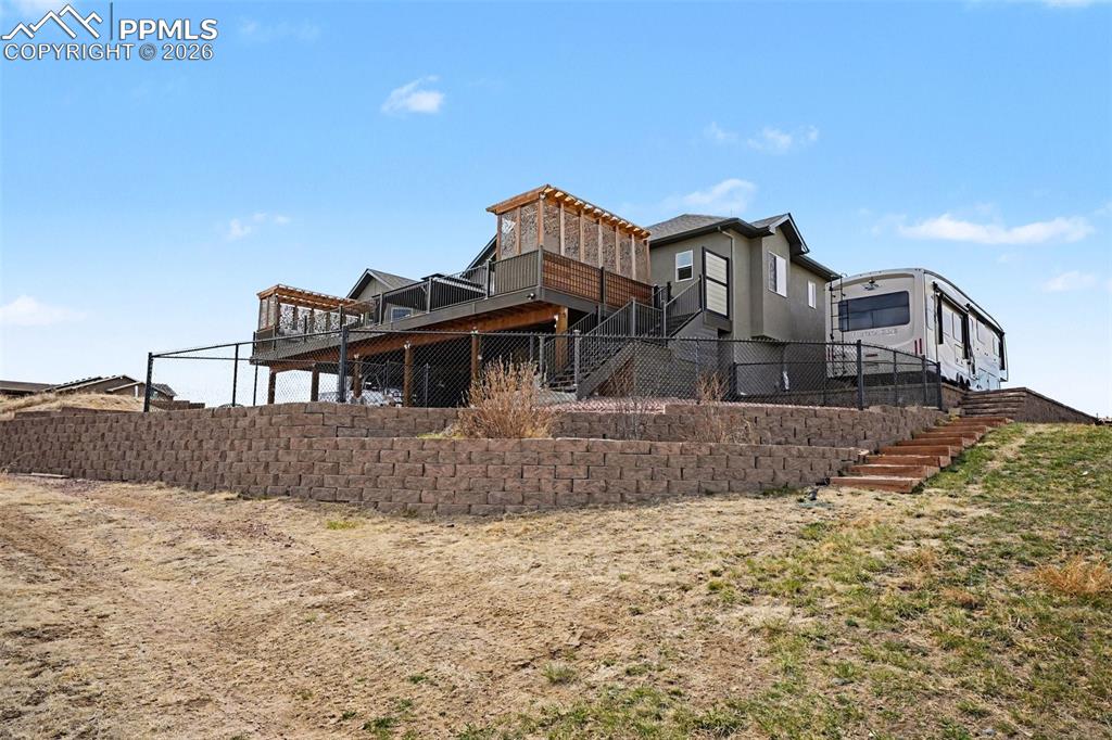 Image 33 of 35: Back of Structure