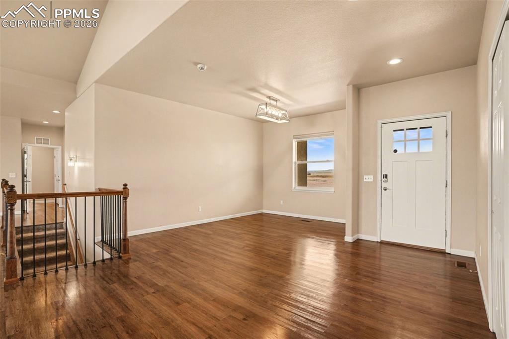 Image 4 of 35: Entry