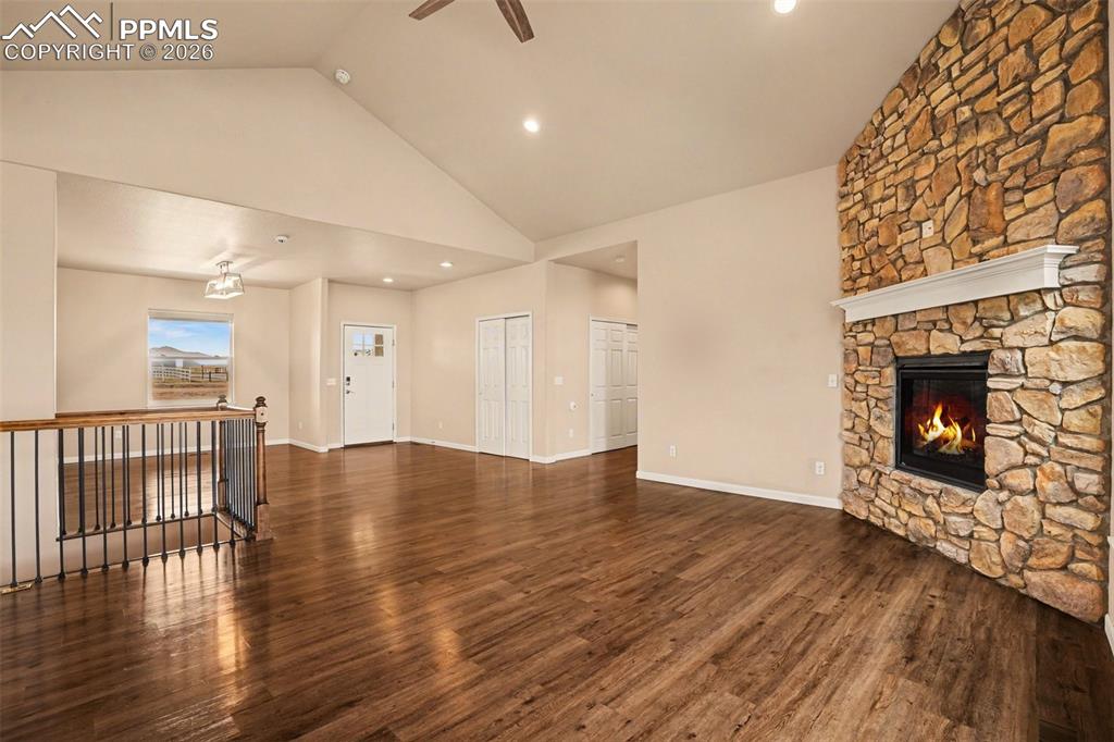 Image 6 of 35: Living Room