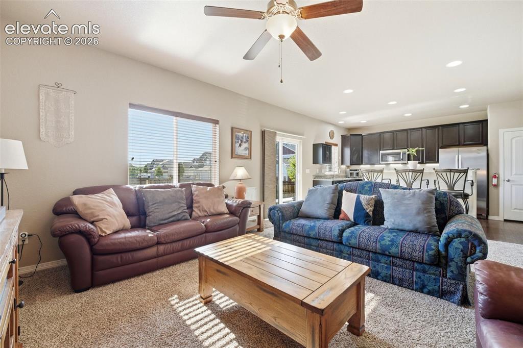 Image 8 of 50: Living Room