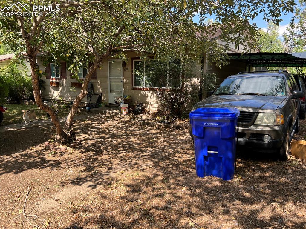 Image 4 of 6: View of home