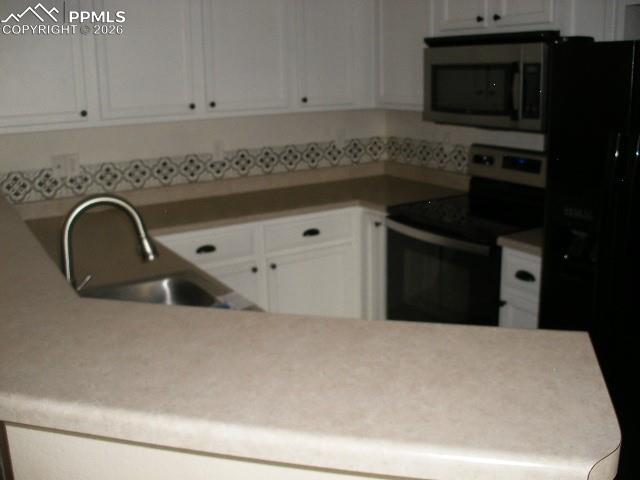 Image 12 of 41: Kitchen
