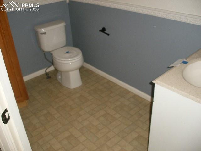 Image 23 of 41: Bathroom